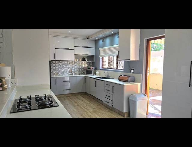 3 BEDROOM SIMPLEX FOR SALE IN MALVERN